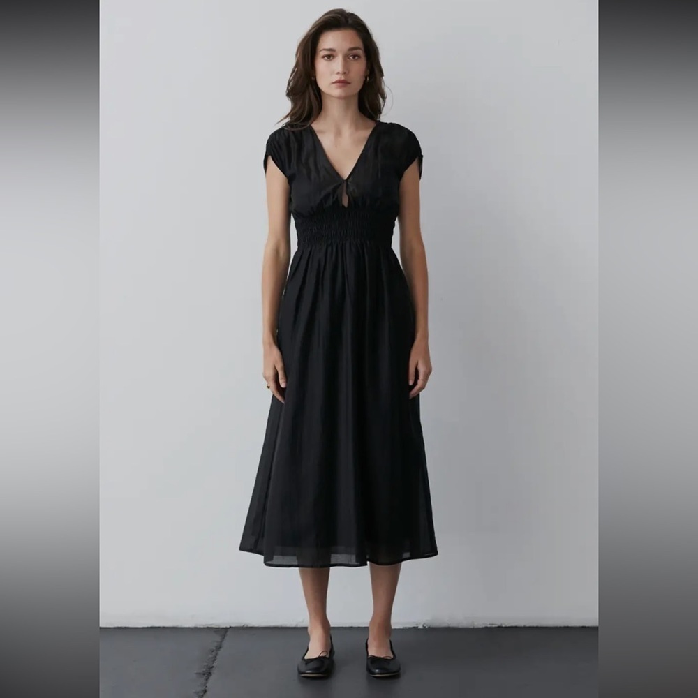050- Elegant Black Midi Dress